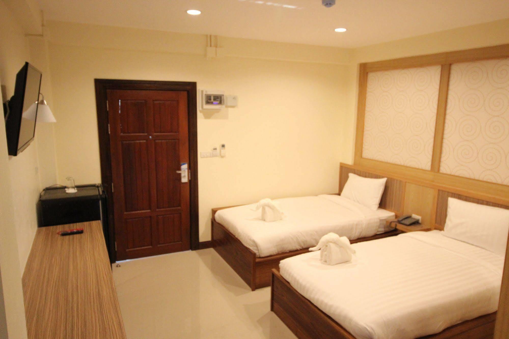 Monmuang Hotel Чиангмай Екстериор снимка