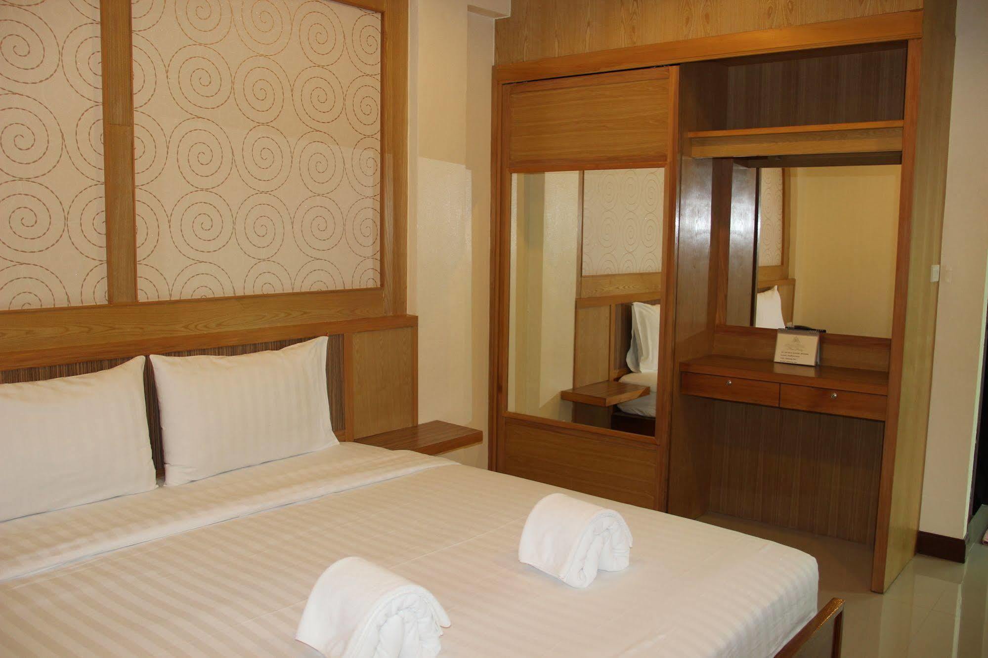 Monmuang Hotel Чиангмай Екстериор снимка