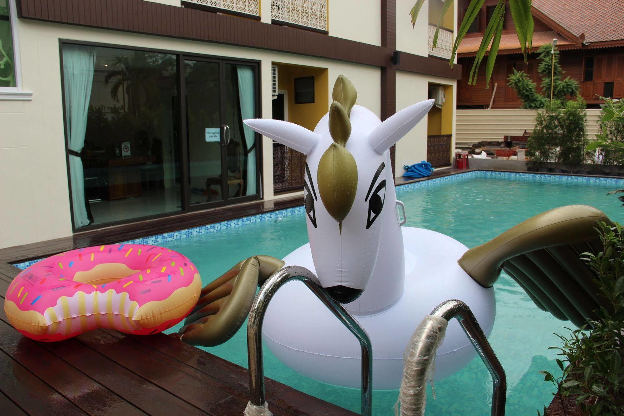 Monmuang Hotel Чиангмай Екстериор снимка